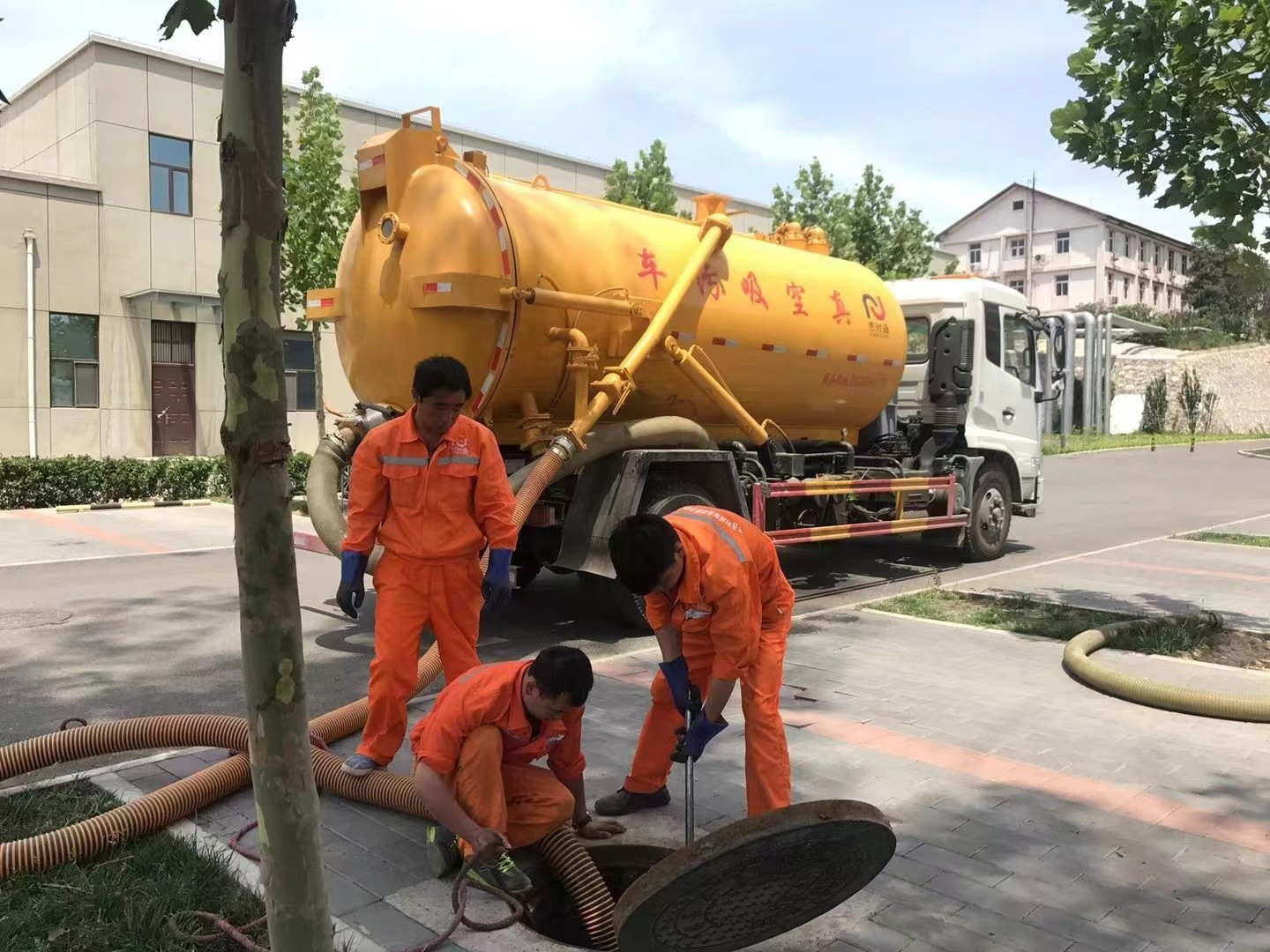 新郑化粪池清理与5-8吨吸粪车施工效率分析